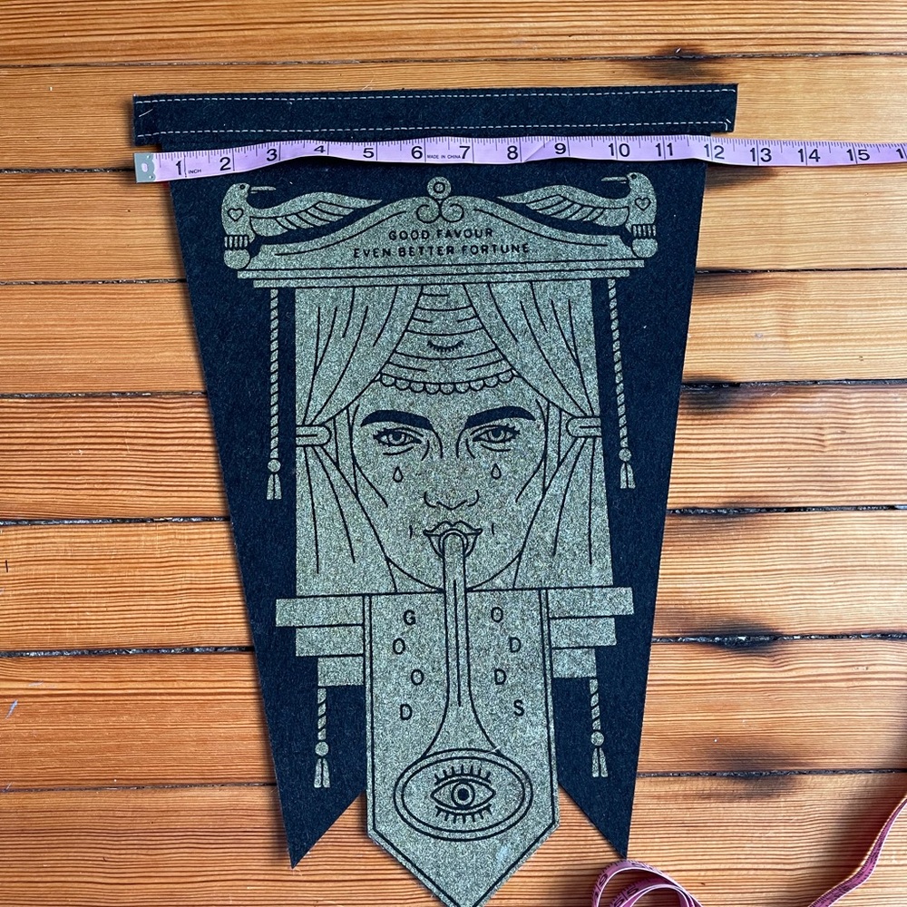 Beeteeth Black and Gold Pennant - Picture 3 of 4